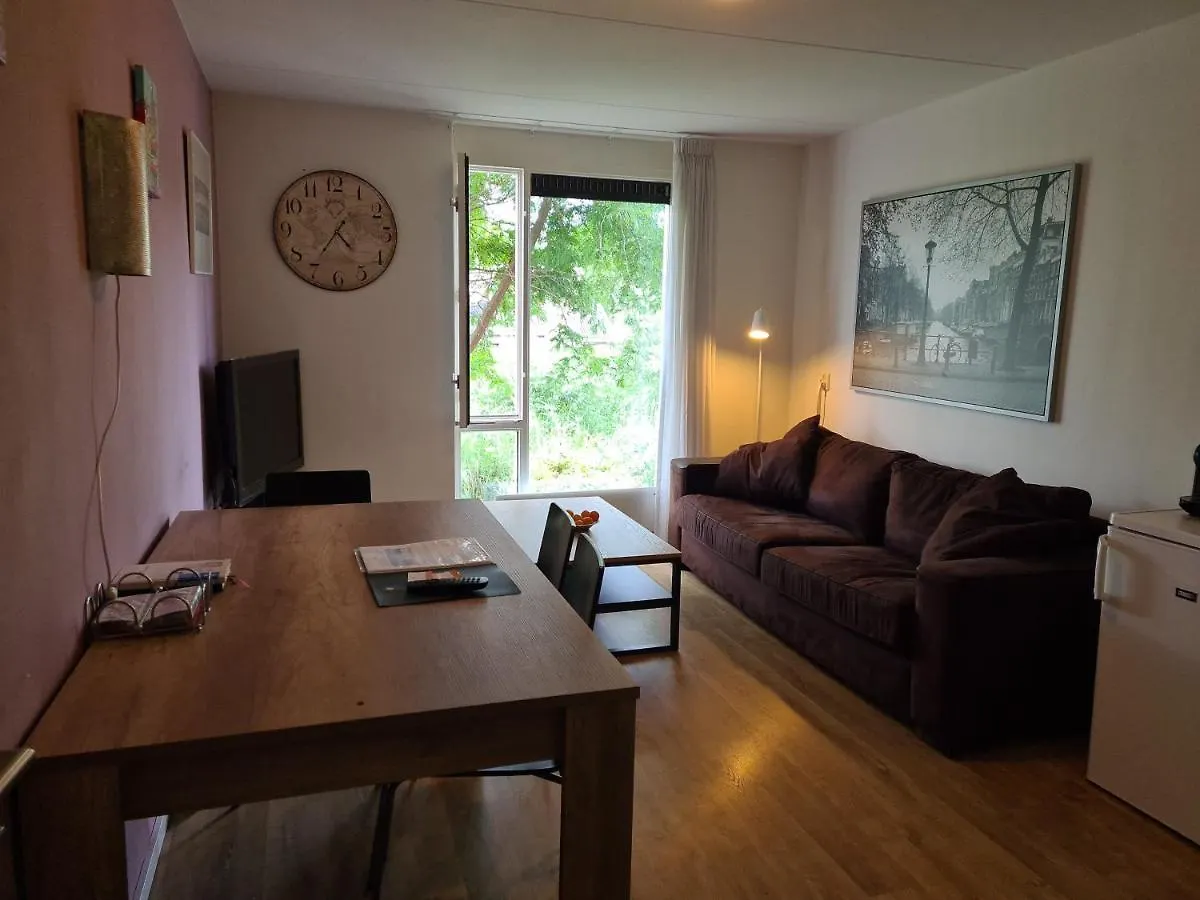 Royale en schone accommodatie met dakterras Amsterdam