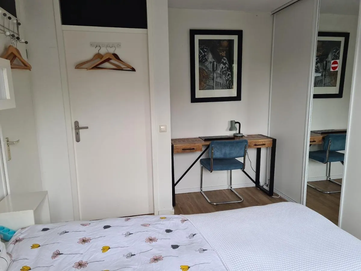 Royale en schone accommodatie met dakterras Amsterdam